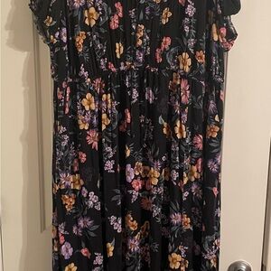 Torrid Dress Women 4X Maxi Stretch Challis Pin Tuck Tiered Dress Black Floral